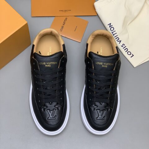 LV 男款低帮休闲鞋 压纹小牛皮复杂拼接工艺