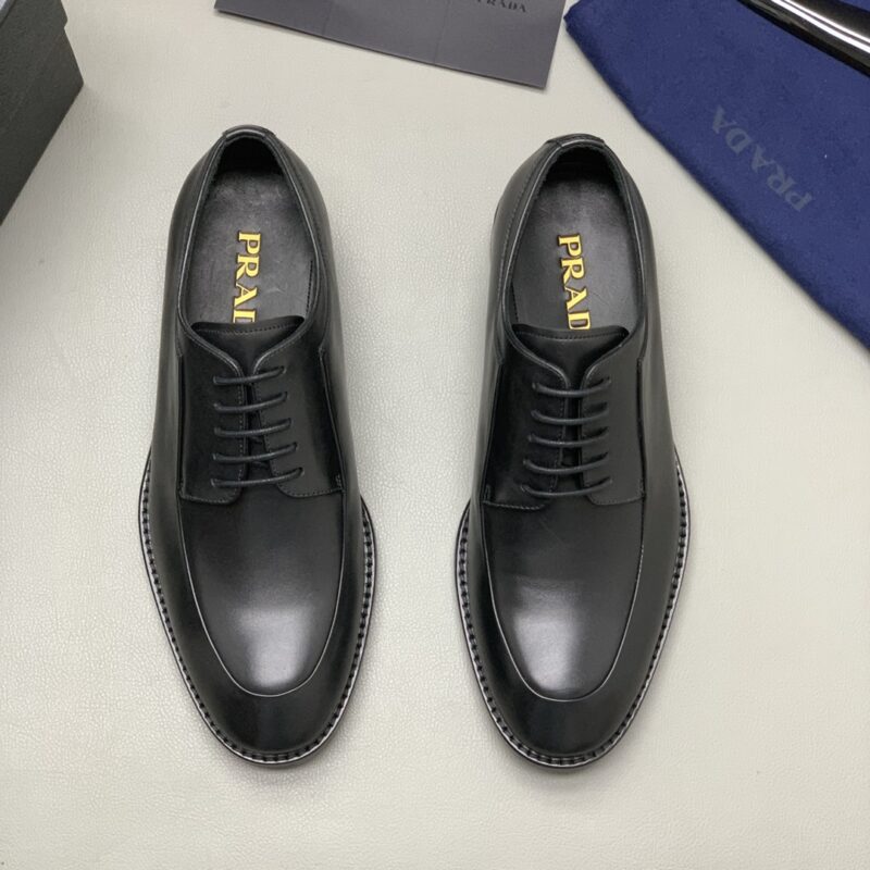Prada 男士系带皮鞋 精选牛皮制作光泽度极佳