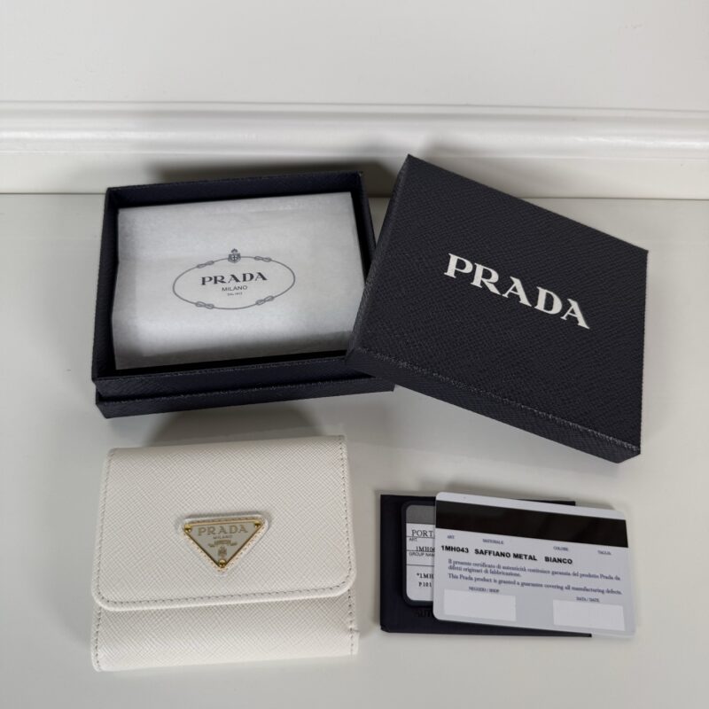 Prada 女士十字纹短夹 原单品质，型号1MH043