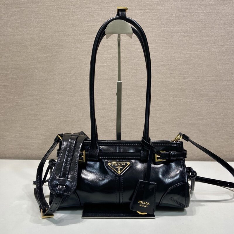 Prada Softlux油腊皮黑色长手挽 款号1BA486