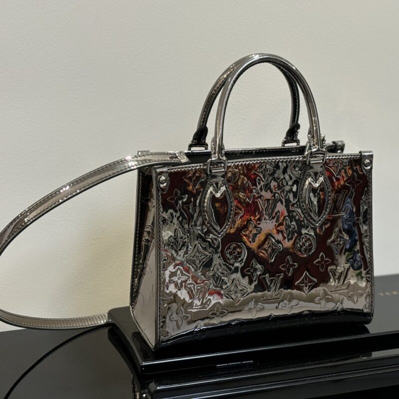 LV OnTheGo小号手袋枪色 163芯片 款号M26373