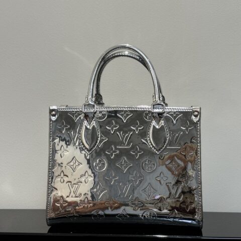 LV OnTheGo小号手袋银色 163芯片 款号M26373