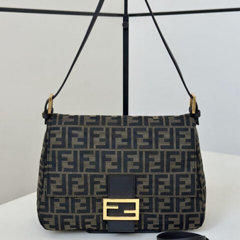 Fendi Baguette经典复古老花 0121C新F料
