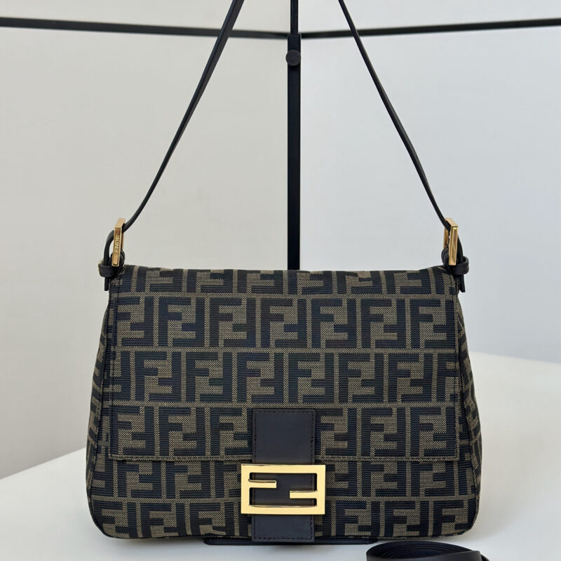 Fendi Baguette经典复古老花 0121C新F料