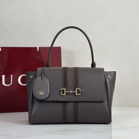 Gucci 灰皮绒面肩背包 型号875018