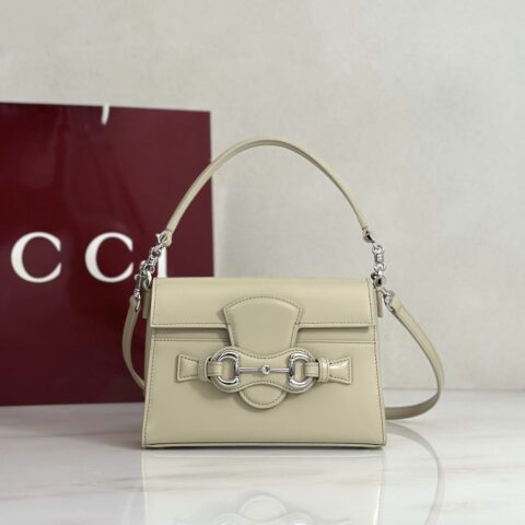 Gucci 杏色肩背包 型号A006O9