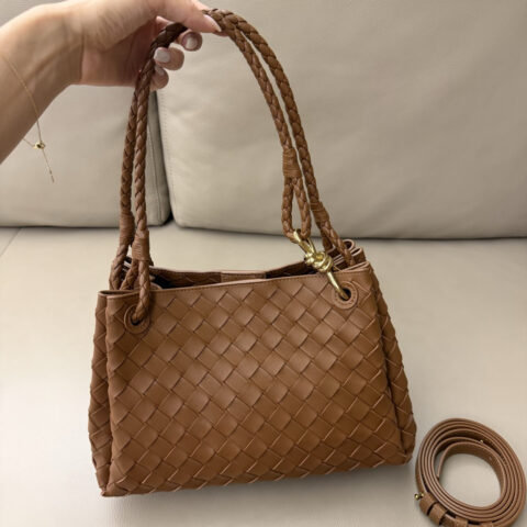 BV 中号Parachute 焙茶棕手袋 型号835921
