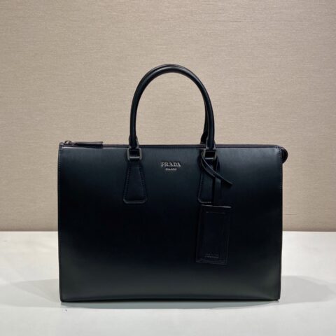 Prada 新品公文包平纹黑色 型号2VG039