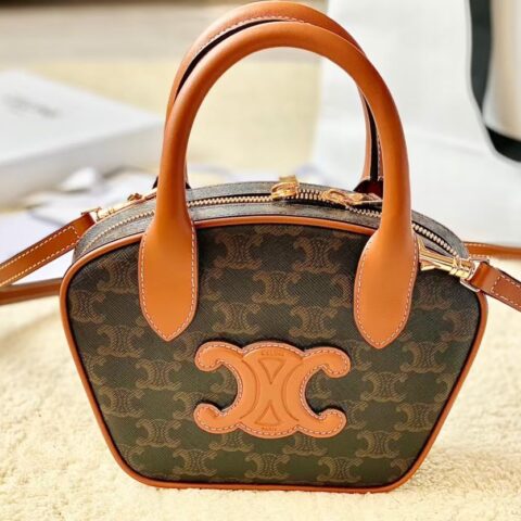 CELINE 22s新品迷你棕色凯旋门牛皮革保龄球包 型号110462