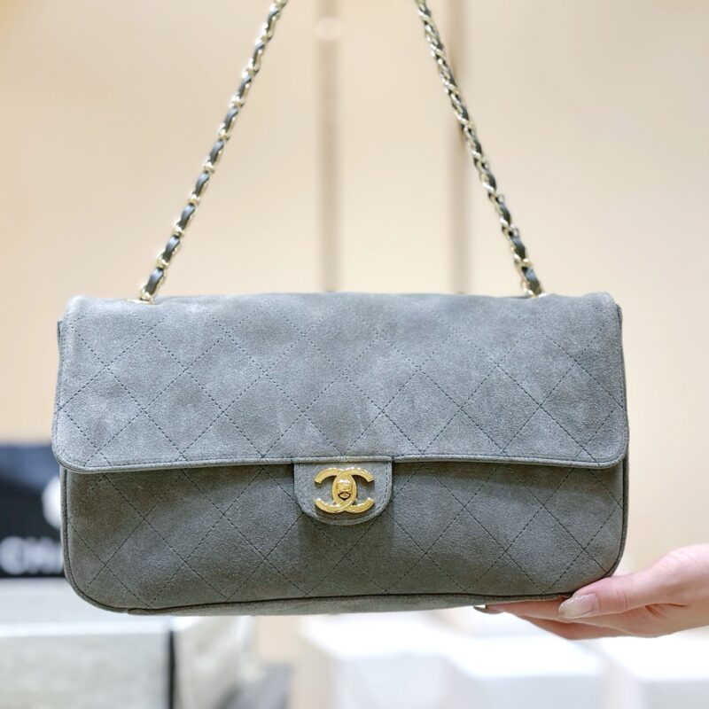 Chanel 26S麂皮机场包灰色 型号AS6231