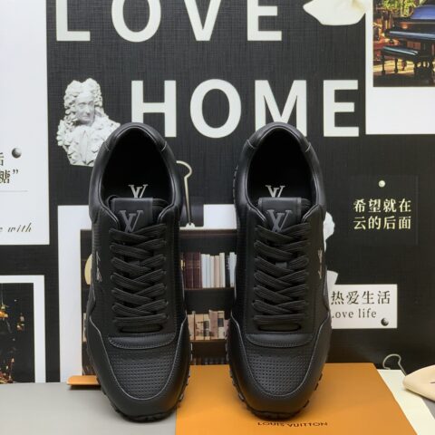 LV 男士经典运动休闲鞋 采用Monogram帆布