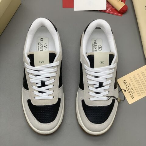 Valentino 情侣款低帮运动鞋 采用牛皮材质
