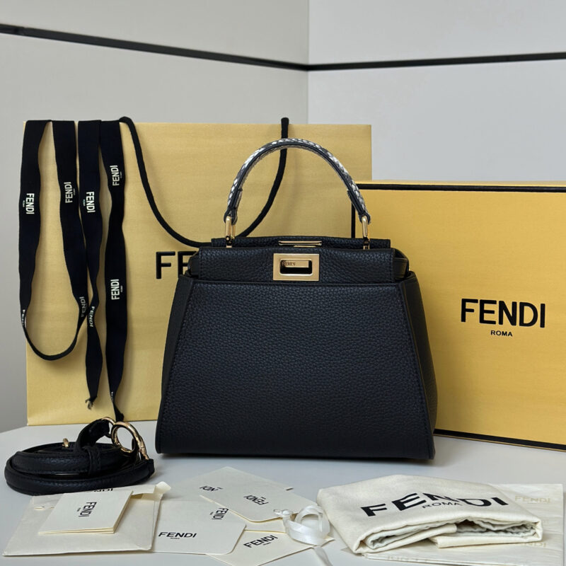 FENDI peekaboo简约大气款黑色 型号8551