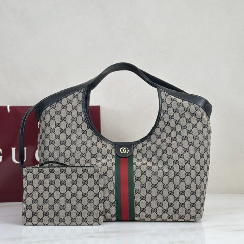Gucci 杏布克字手提包 款号853971