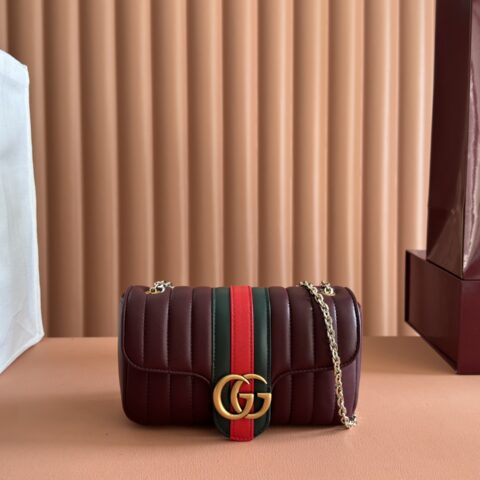 Gucci Marmont系列手袋红色小号 型号A006X1