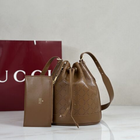 Gucci 棕皮穿孔肩背包 型号A002GW