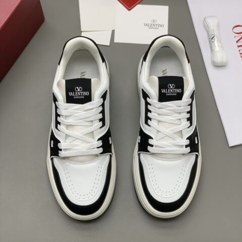 Valentino 情侣款低帮运动鞋 双色皮面撞色