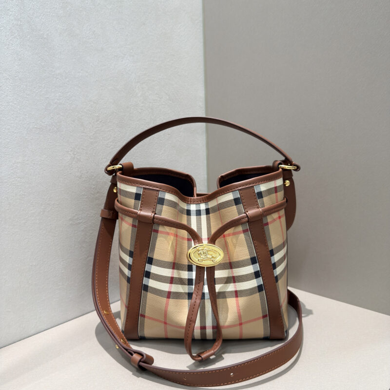 Burberry 格纹小牛皮MINI水桶包 型号9691