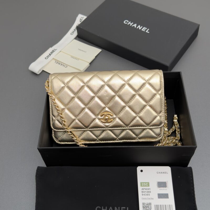 Chanel 链条包金色羊皮金色钢唛 型号AP4241