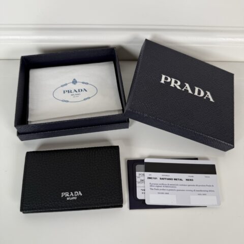 Prada 男女通用鹿皮卡夹黑色 型号2MC101