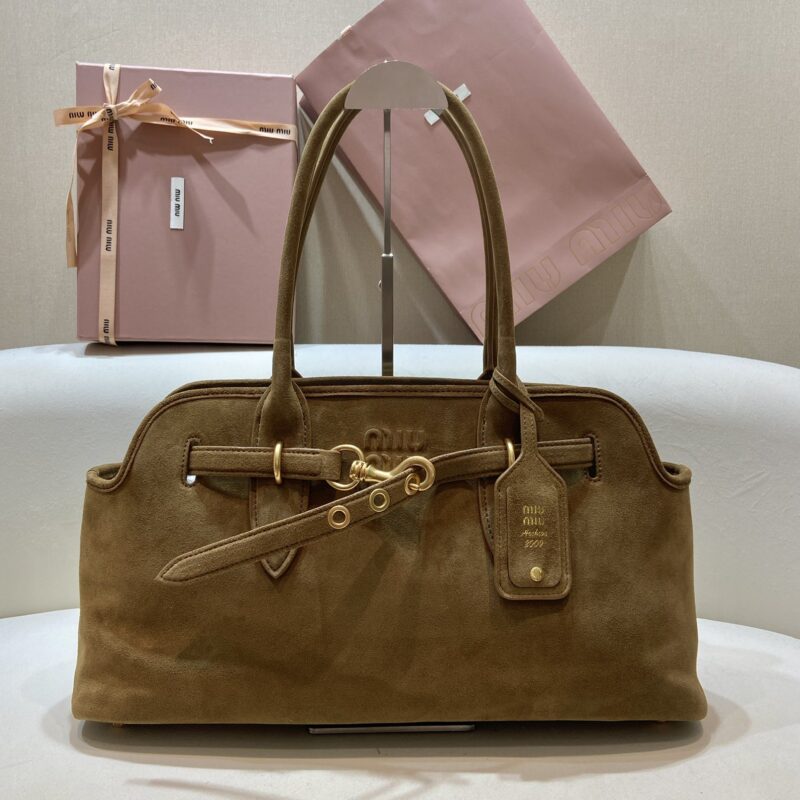 MiuMiu Aventure手袋麂皮 型号5BG310
