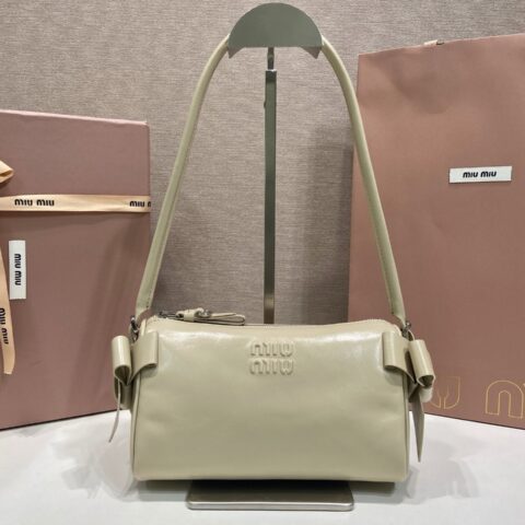 MiuMiu 新品蝴蝶结包白色 型号5NE029