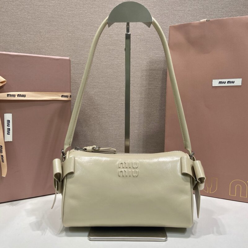 MiuMiu 新品蝴蝶结包白色 型号5NE029