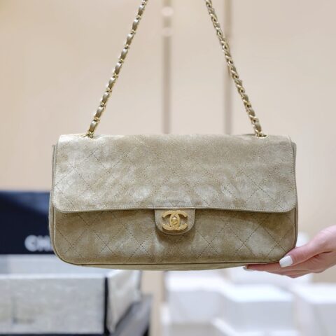 Chanel 麂皮机场包杏色 型号AS6231