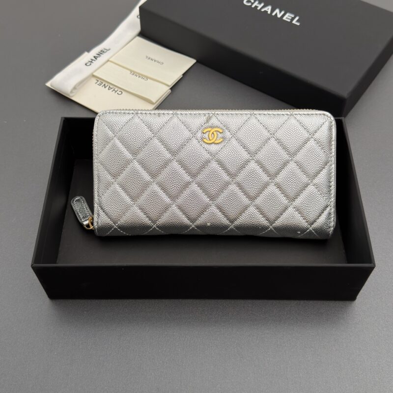 Chanel 羊皮钱包 银色细球银色钢唛 型号A50097