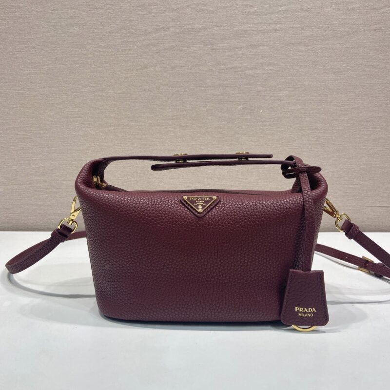 Prada 饭盒包鹿皮纹酒红色 1BC306