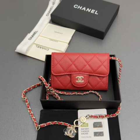 Chanel 牛皮卡包 大红细球纹金色钢唛五金 型号A81081