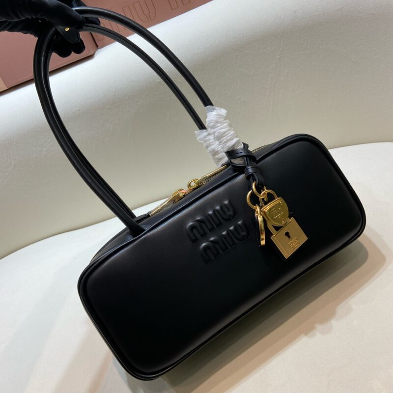 MiuMiu Beau手袋黑色 型号5BB173