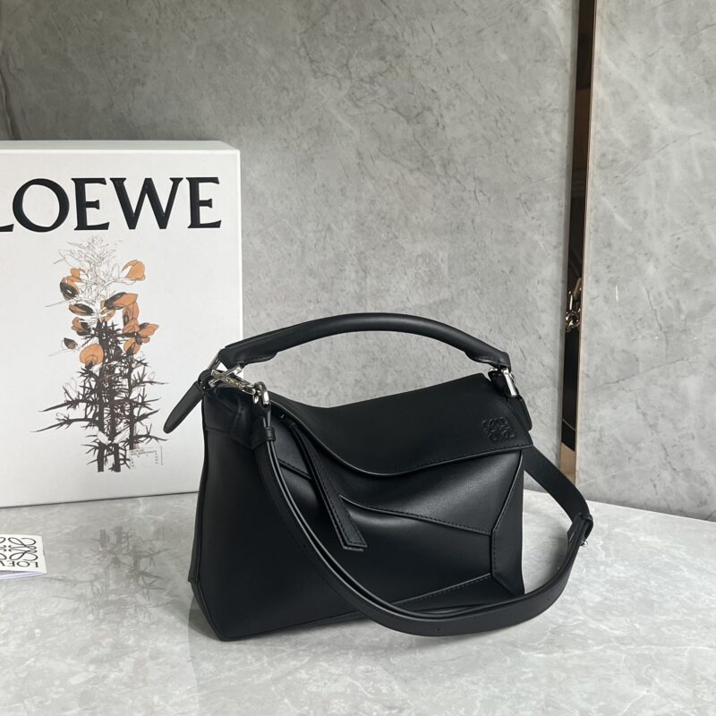 Loewe 最新做法puzzle 高级黑手袋 ID0681