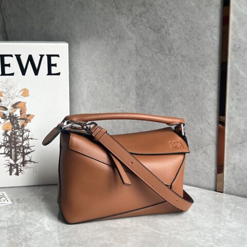 Loewe 最新做法puzzle手袋 焦糖色 ID0681