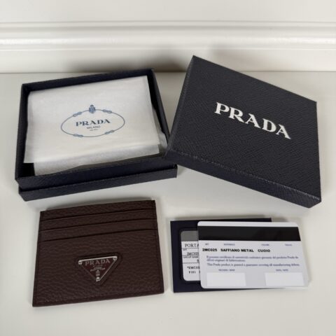 Prada 男女通用小卡包棕色 型号2MC025