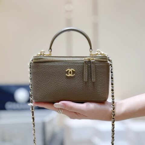 Chanel 26K手柄盒子化妆包 橄榄绿 型号AP5573