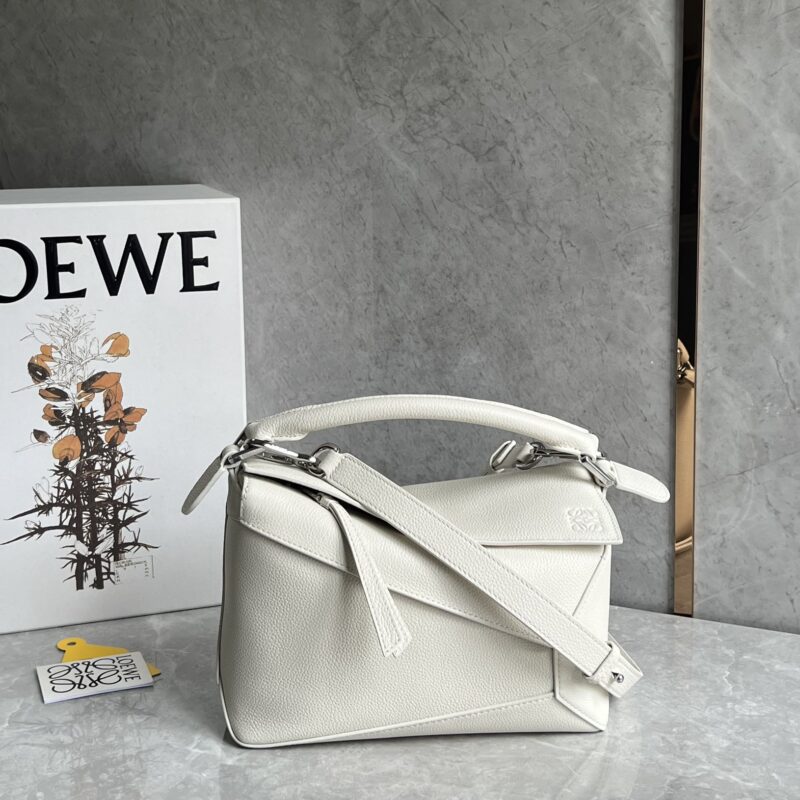 Loewe 最新做法puzzle小号白色 ID0681