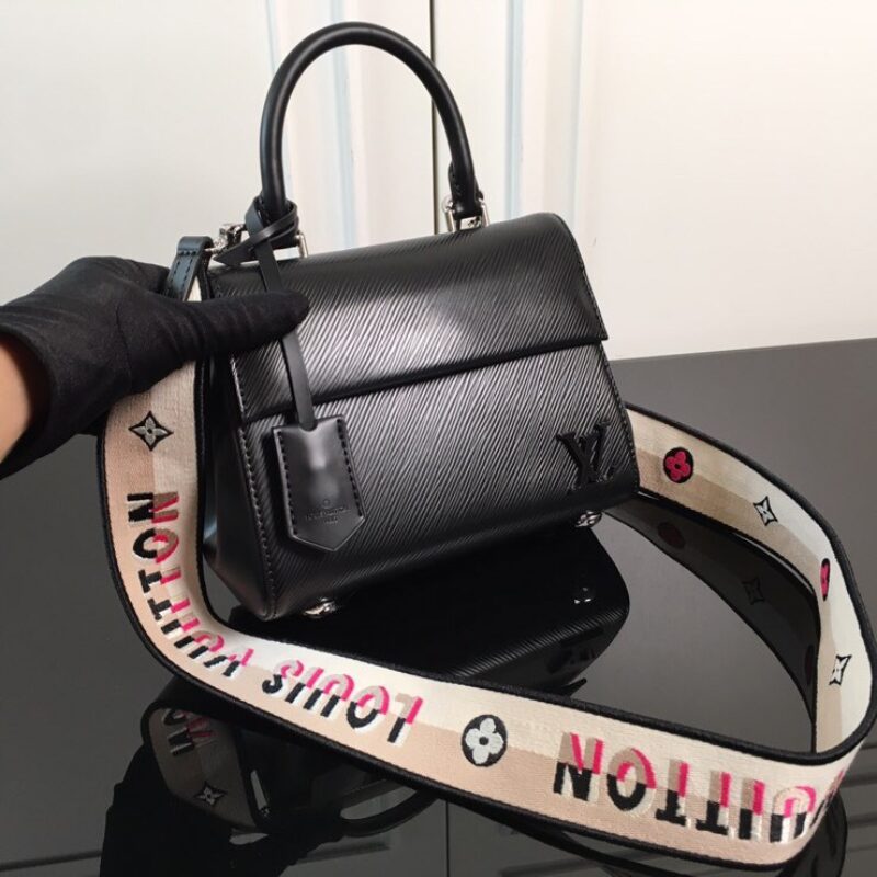 LV Cluny 迷你手袋黑色 型号M58928