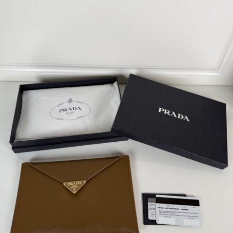 Prada 信封手拿包焦糖棕 型号1MF048