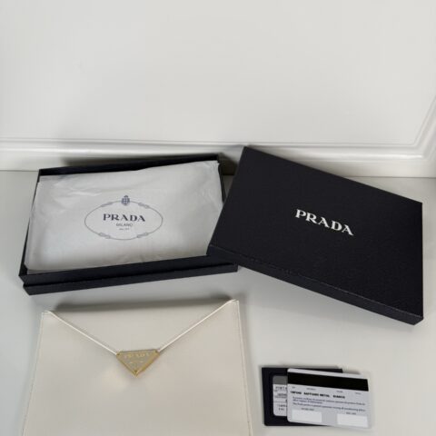 Prada 信封手拿包白色 型号1MF048