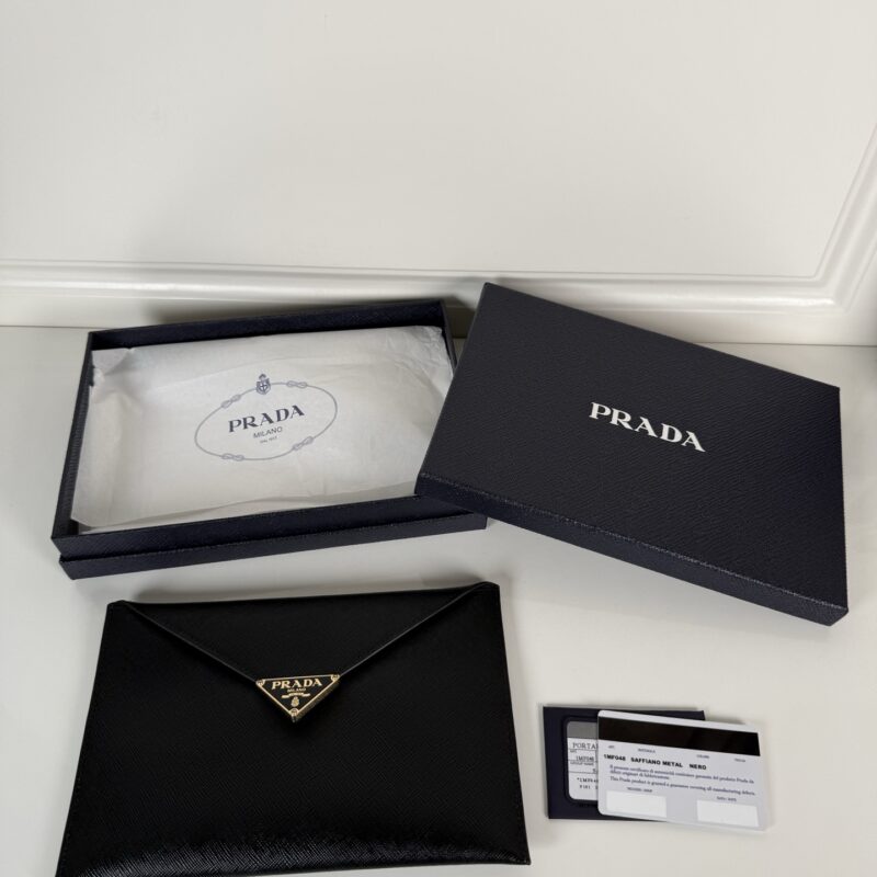 Prada 信封手拿包黑色 型号1MF048