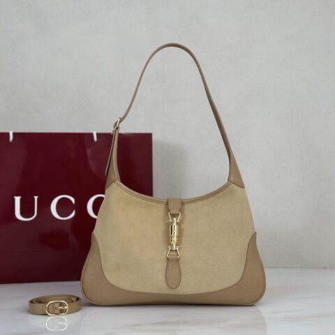 Gucci 沙色反绒肩背包 型号863136