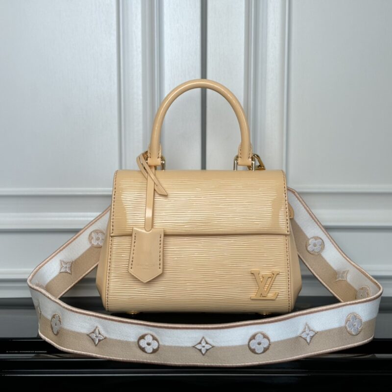LV Cluny Mini亮皮波纹手袋杏色 型号M58928