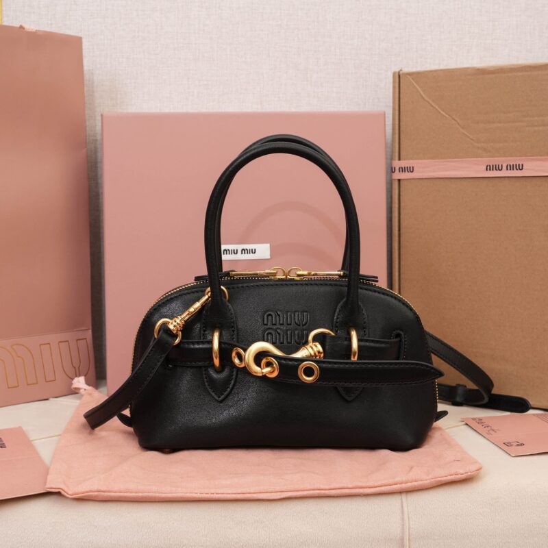 MiuMiu 新品爆款迷你贝壳包黑色 型号5BP090